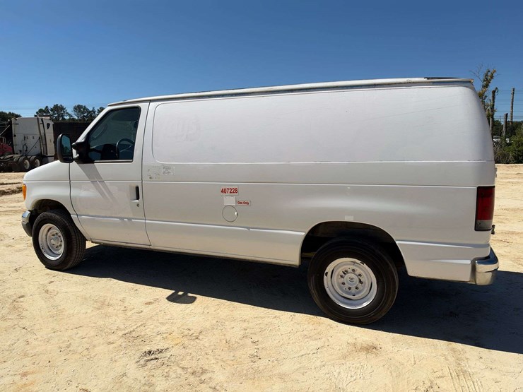 2007-utility-van-image-2