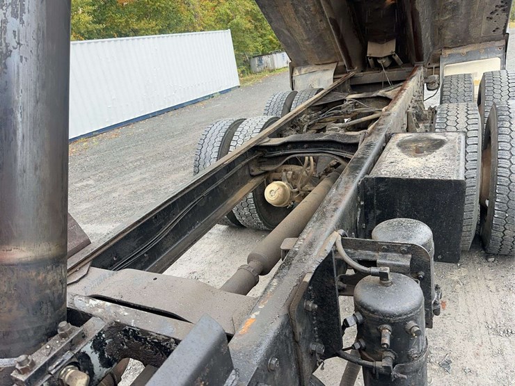 2005-mack-rb688s-image-33
