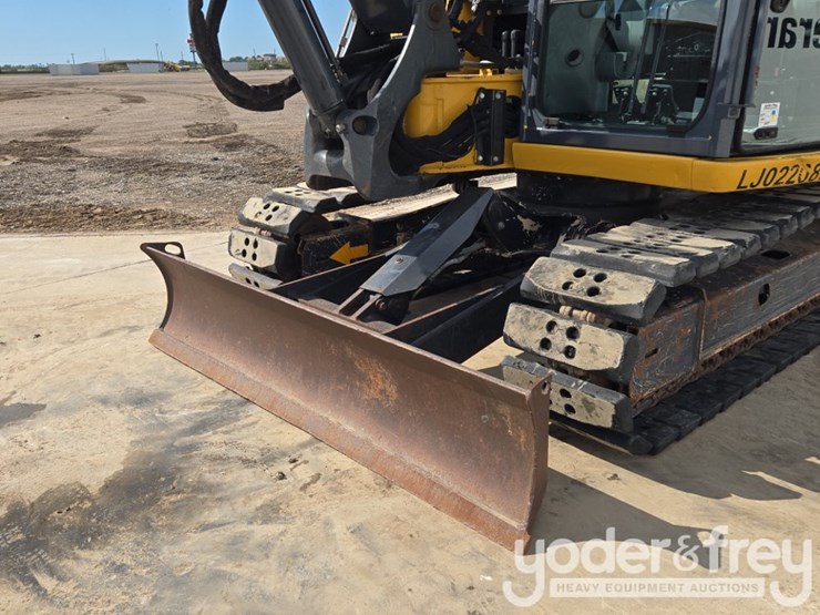 2020-deere-85g-image-22