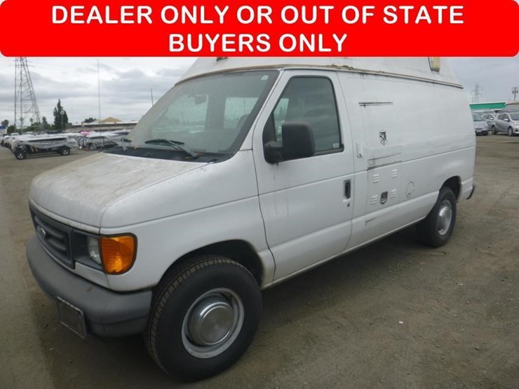 2003-ford-econoline-350-image-1