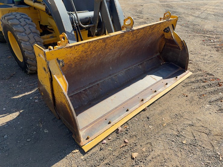 2017-deere-410l-image-8