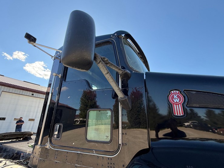 #1728-•-2012-kenworth-day-cab-truck-tractor-image-21