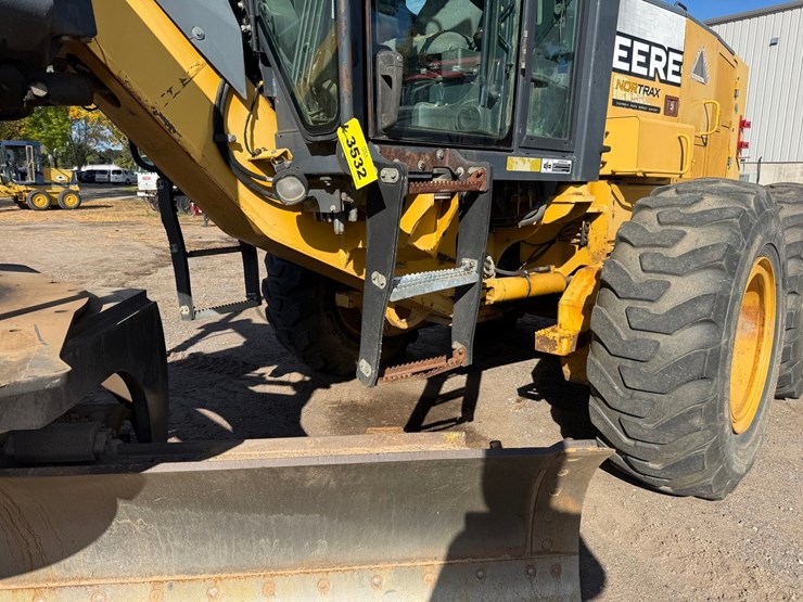 deere-672d-image-56