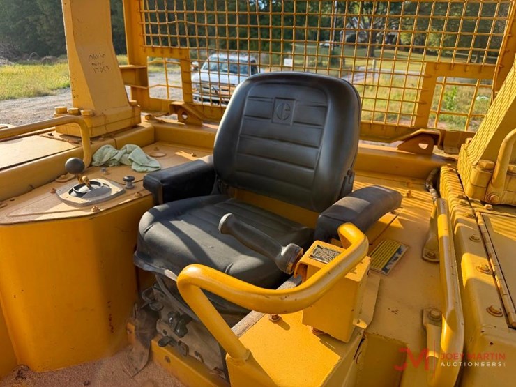caterpillar-d6h-image-12