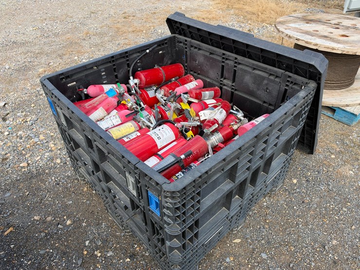 #7502-•-fire-extinguishers-image-2