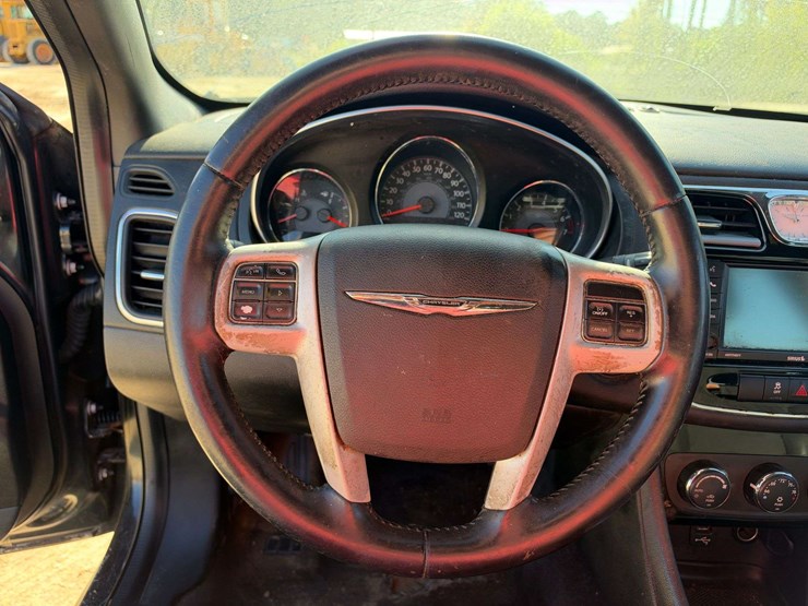 2014-chrysler-200-s-4-door-sedan-(150,748-miles)-image-12