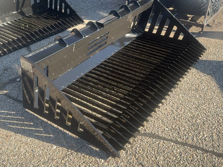 future-skid-steer-rock-bucket-image-2