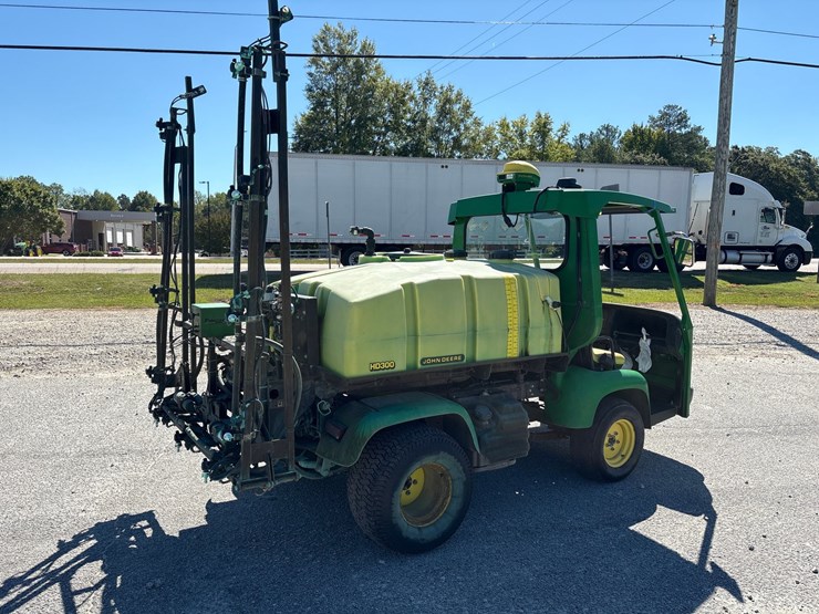 john-deere-300-image-10
