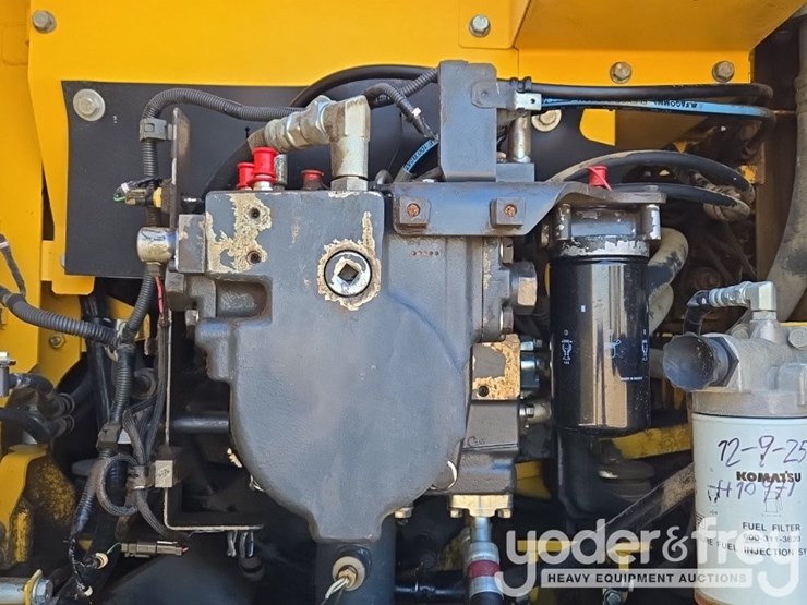 komatsu-pc210-image-40