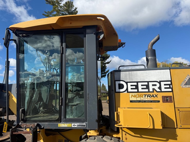 deere-672d-image-63