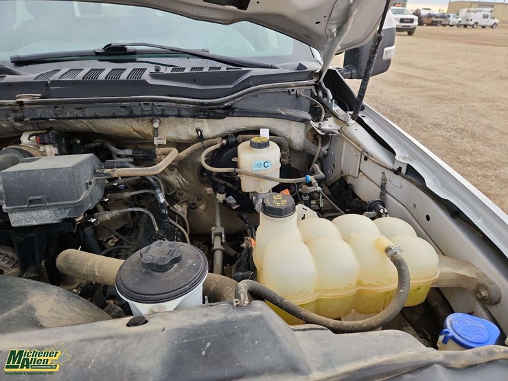 2022-ford-f250-image-30