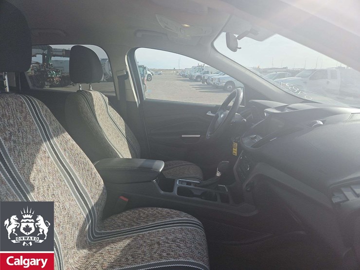 2017-ford-escape-se-image-16