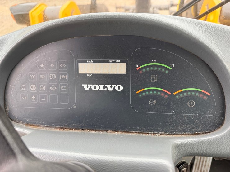 2005-volvo-l45b-image-50