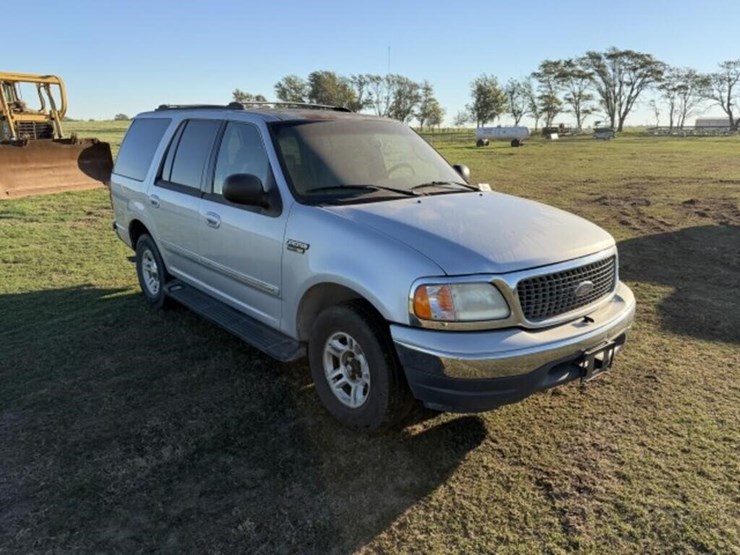 2001-ford-expedition-xlt-image-3