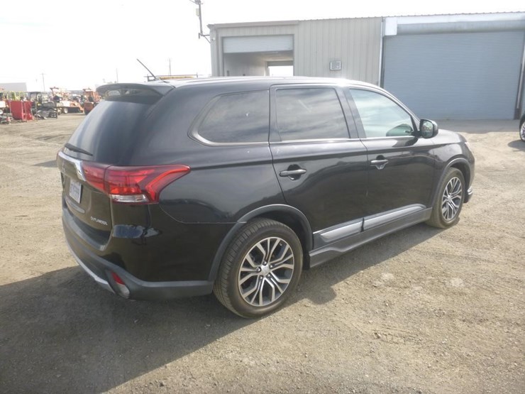 2016-mitsubishi-outlander-image-3
