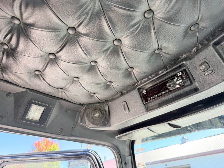 #1727-•-2020-western-star-day-cab-truck-tractor-image-58