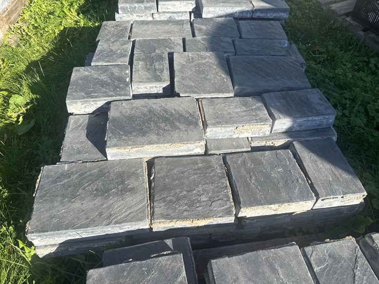 #3180-•-(4)-pallets-of-decorative-pavers-image-3