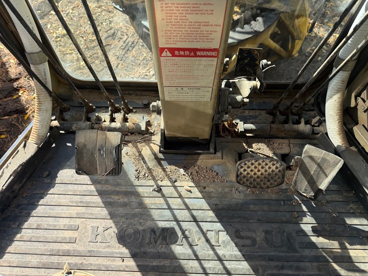 #3534-•-komatsu-gd305a-motor-grader-image-87