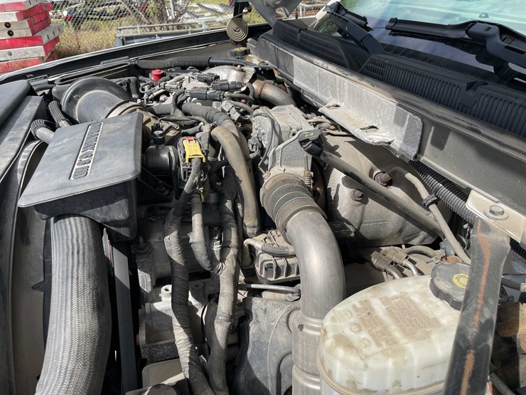 2018-chevrolet-3500-image-85
