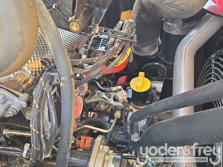 2023-caterpillar-416-image-50