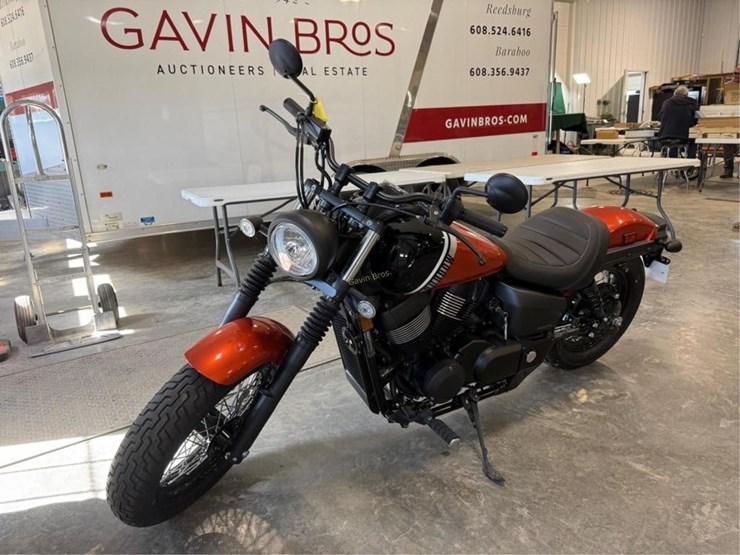 2025-honda-shadow-phantom-abs-motorcycle-image-1