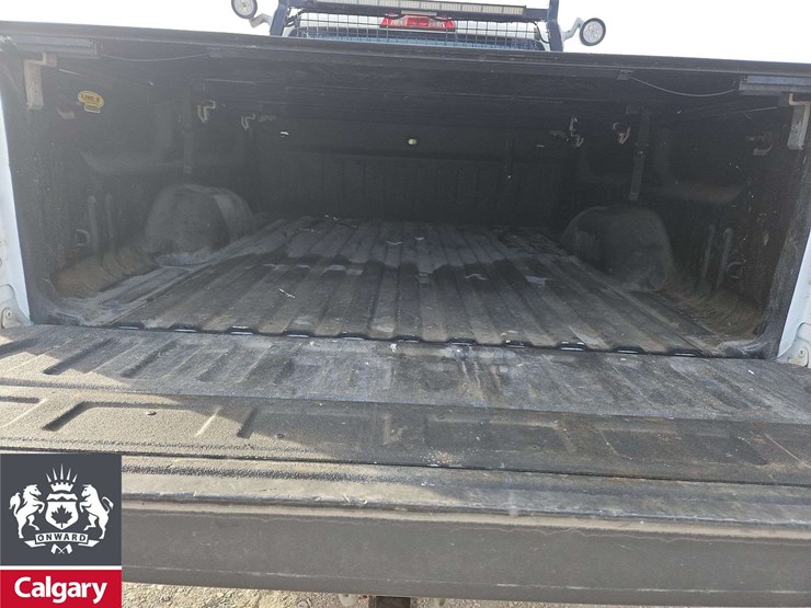 2015-gmc-sierra-2500hd-image-15
