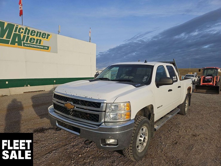 2014-chevrolet-silverado-2500hd-image-1