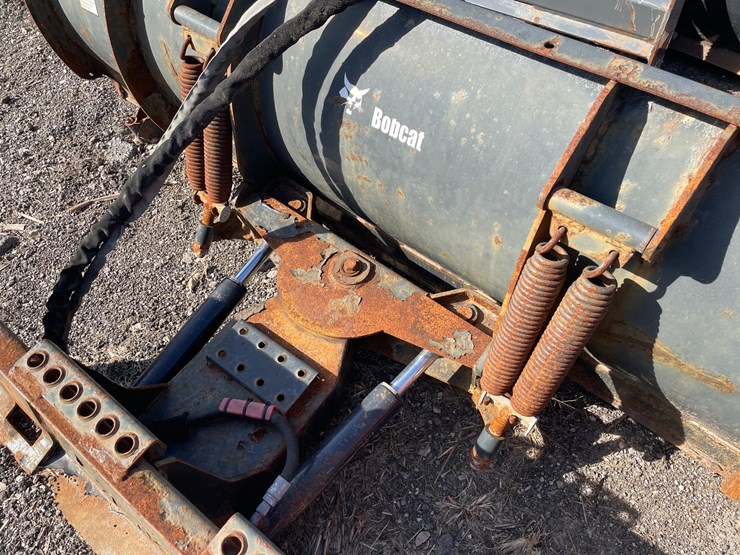 #3169-•-bobcat-universal-mount-hydraulic-angle-plow-image-6