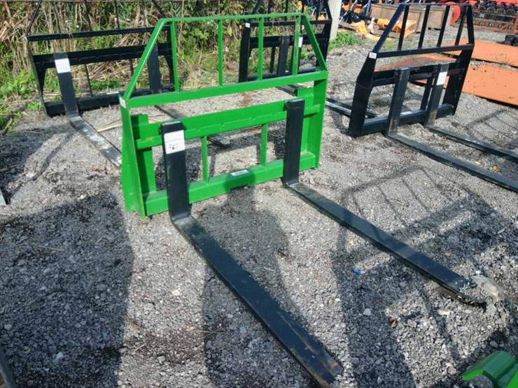 kivel-48"-forks-+-john-deere-plate-image-1