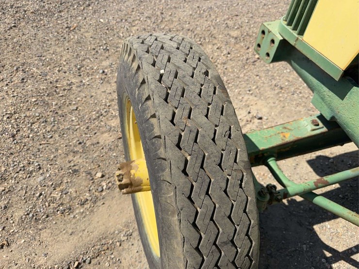 john-deere-820-image-14