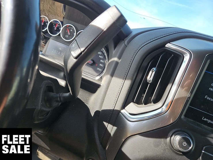2022-chevrolet-silverado-2500hd-image-23