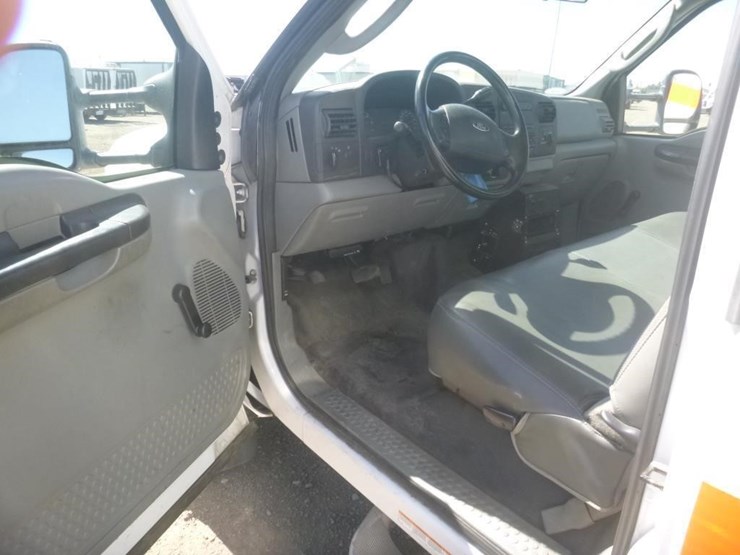 2007-ford-f450-image-13