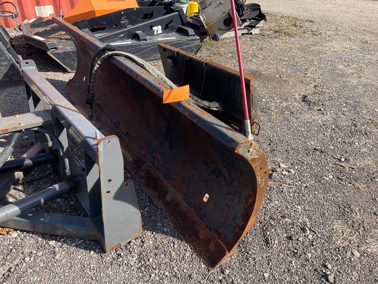 #3169-•-bobcat-universal-mount-hydraulic-angle-plow-image-1