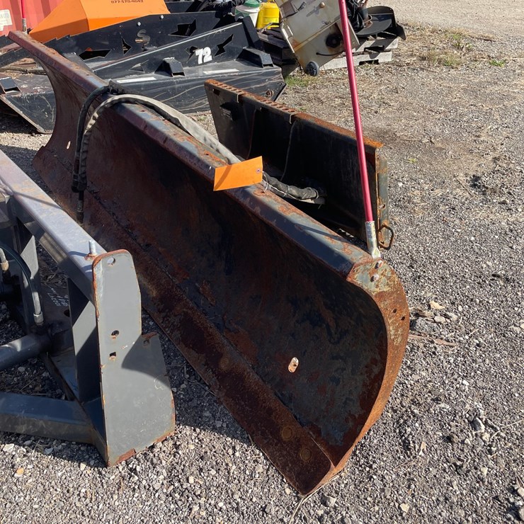 #3169 • Bobcat Universal Mount Hydraulic Angle Plow