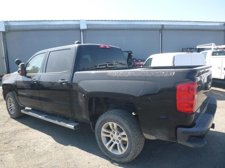 2018-chevrolet-1500-image-5
