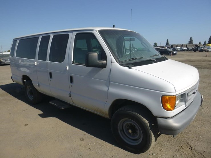 2007-ford-econoline-350-image-2