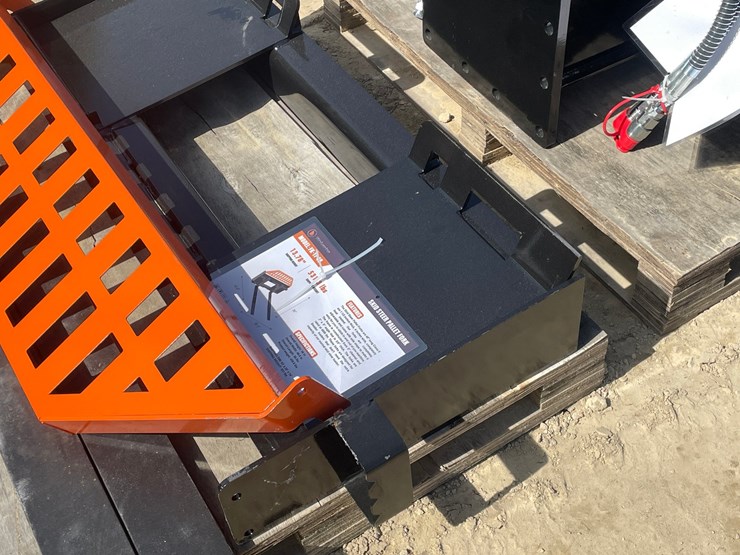 #2015-•-wolverine-skid-steer-pallet-fork-attachment-image-10