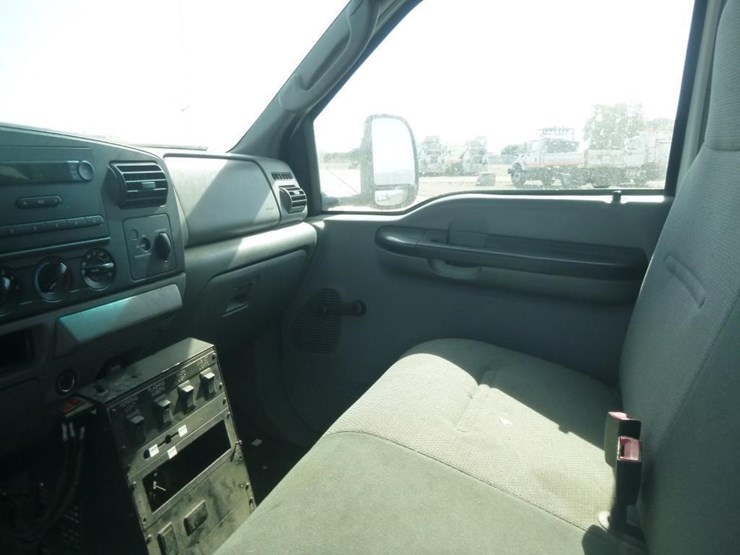 2005-ford-f450-image-12