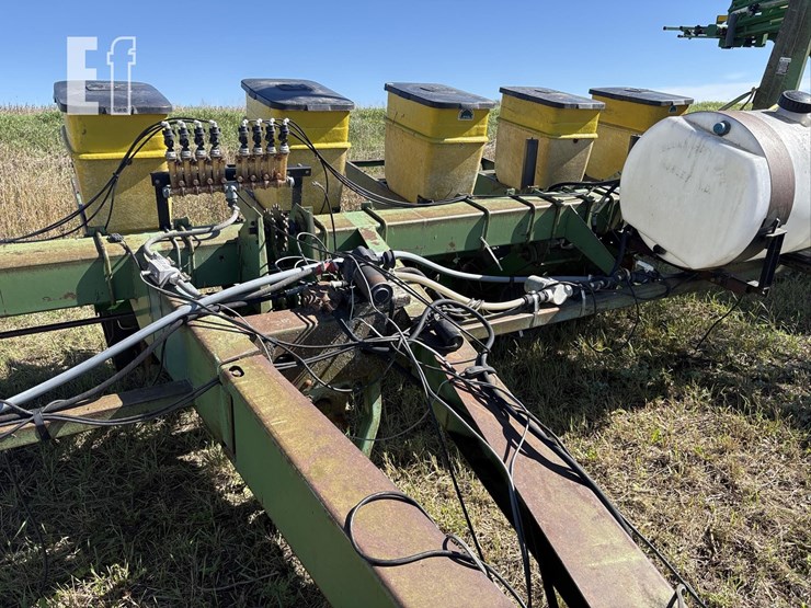 john-deere-7000-image-14
