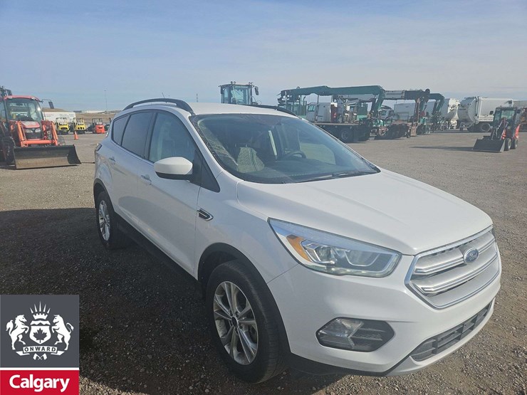 2017-ford-escape-se-image-2