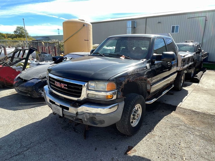 2004-gmc-2500hd-image-1
