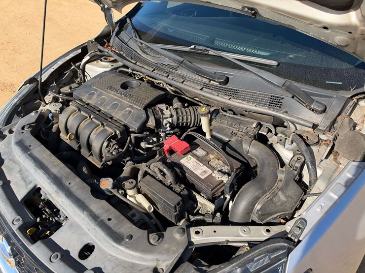 2019-nissan-sentra-4-door-sedan-(127,858-miles)-image-7