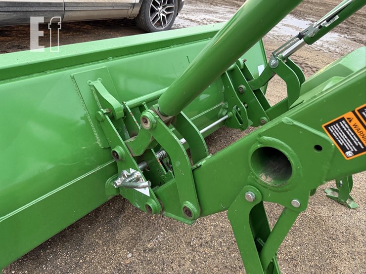 2023-john-deere-520m-image-12