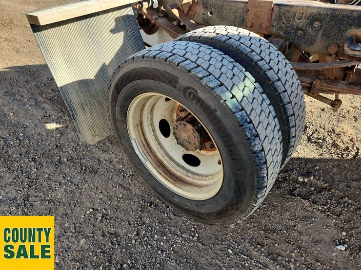2015-ford-f550-image-11