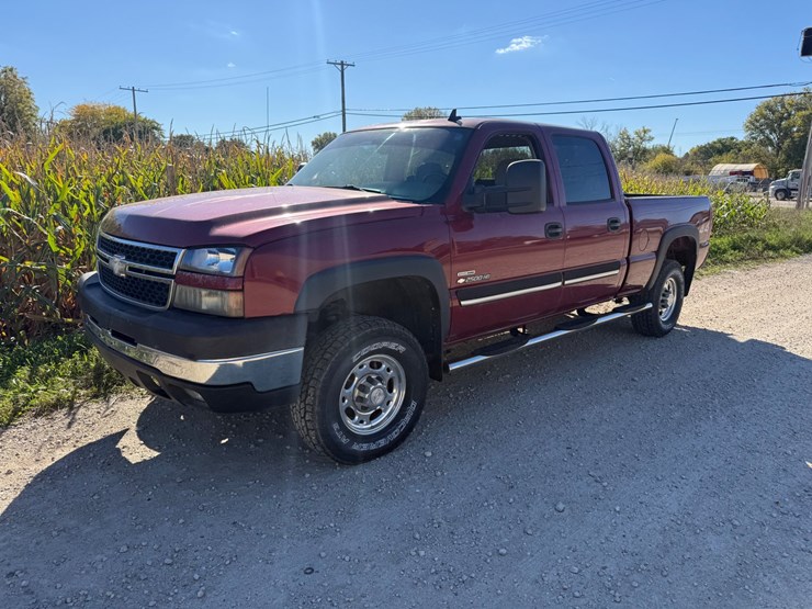 2006-chevrolet-2500hd-image-1