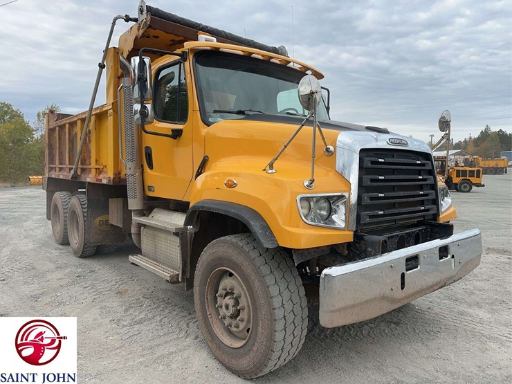 2015-freightliner-114sd-image-3