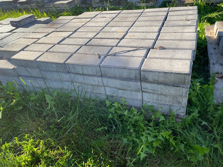 #3178-•-pallet-of-decorative-landscape-block-image-4