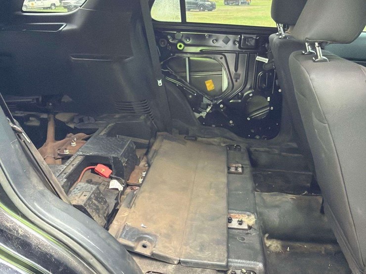 2018-ford-explorer-image-24