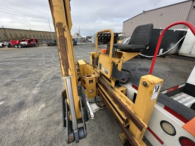 2005-ford-f650-image-24