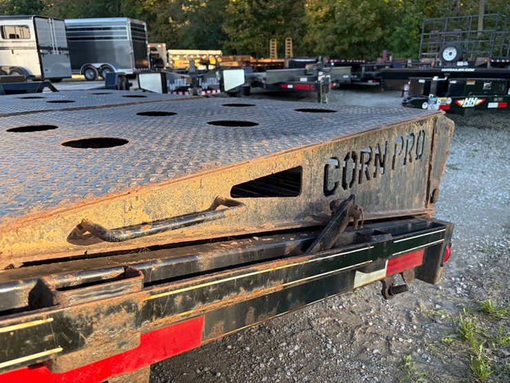 #641-•-2019-corn-pro-trailer-(has-wi-title)-(helenville,-wi)-image-7